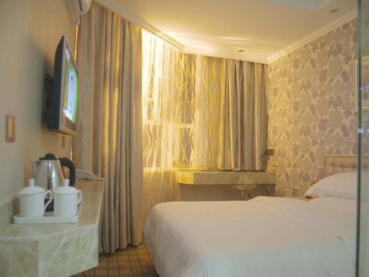 Xinyijia City Hotel Urumqi Exterior photo